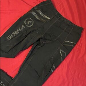 Virus compression tights